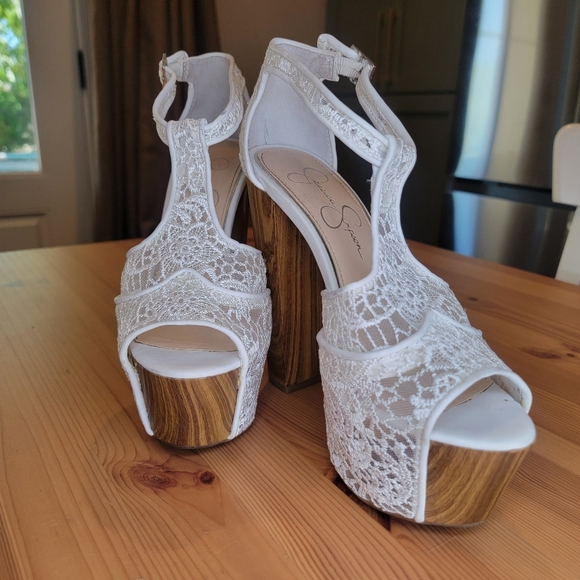 Jessica Simpson Lace Platforms ~ 7 - Picture 3 of 11